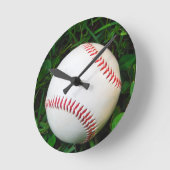 Horloge Ronde Baseball blanc avec couture rouge (Angle)