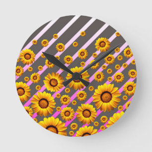 Horloge Ronde Belles fleurs jaunes sur des rayures grises, roses