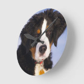 Horloge Ronde Berese Mountain Dog Puppy Wall Clock (Angle)