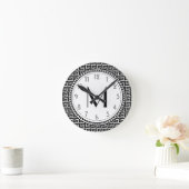 Horloge Ronde Black (homonymie) | White Greek Key Pattern monogr (Maison)