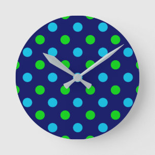 Horloge Ronde Bleu et Vert sur motif à pois bleu marine