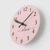 Horloge Ronde Blush Dusty rose moderne Script Girl Monogramme No (Angle)