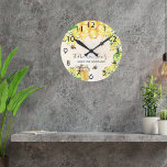Horloge Ronde Bumble abeilles miel florales jaunes famille monog<br><div class="desc">Cute bumble bees,  yellow florals,  and dripping honey from honeycomb. Personalize and add your name and the name of your summer vacation home,  cottage Golden numbers. This clock est donc available in our store with golden numbers.</div>