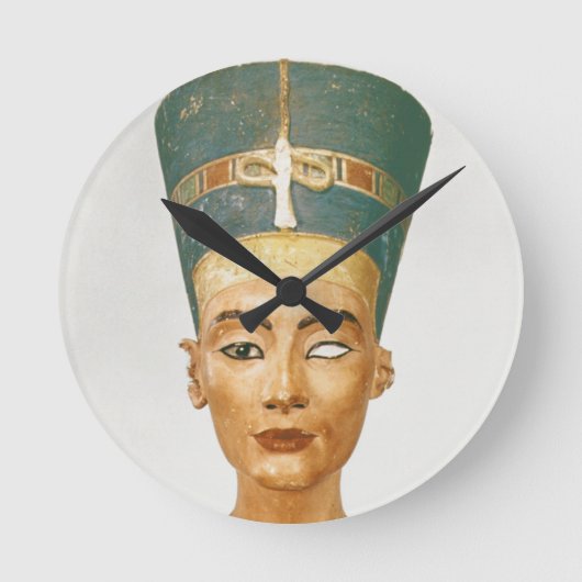 Horloge Ronde Bust of Queen Nefertiti, front view, from the stud (Recto)