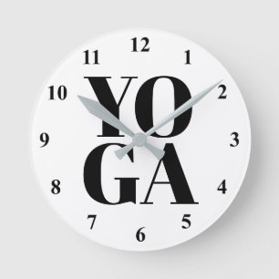 Horloge Ronde Cadran mural de studio de yoga personnalisé avec t