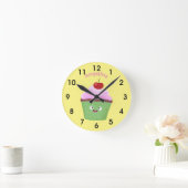 Horloge Ronde Caricature de cupcake joyeux (Maison)