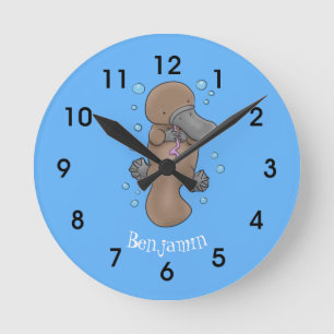Horloge Ronde Caricature de platypus bébé très heureuse