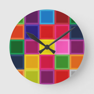 Horloge Ronde Carrés multicolores et rayures Girly