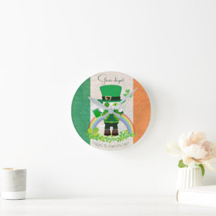 Horloge Ronde Célébrez la Saint Patrick avec un chat chanceux