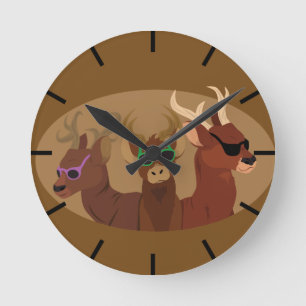 Horloge Ronde Cerf portant des lunettes de soleil