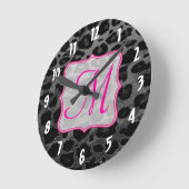 Horloge Ronde Cheetah Spot Animal Monogram Initial Wall Clock (Angle)