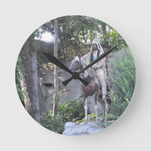 Horloge Ronde Chef indien indigène avec le cheval