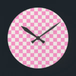 Horloge Ronde Chèque rose, Motif en damier, À damiers<br><div class="desc">à damiers Motif - damier blanc rose et crème.</div>