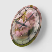 Horloge Ronde Cherry Blossoms et Rain Drops (Angle)