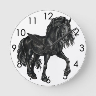 Horloge Ronde Cheval frison d'aquarelle noire caracolant