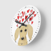 Horloge Ronde Chien de Longhaired Cream with Hearts Cute Dog (Angle)