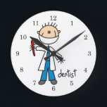 Horloge Ronde Chiffre de bâton dentiste<br><div class="desc">Un joli dessin de dentiste figurine sur Dentist Stick Figure T-shirts,  sweat - shirts à capuche,  tasses,  sacs,  cartes,  porte - clés,  magnets,  coussins et autres vêtements et cadeaux de dentiste.</div>