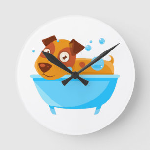 Horloge Ronde Chiot prenant un bain moussant dans le baquet