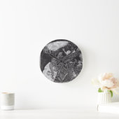Horloge Ronde Ci-dessous par Brian Benson (Maison)