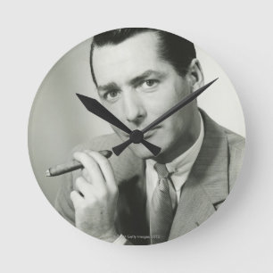 Horloge Ronde Cigare de tabagisme d'homme d'affaires