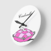 Horloge Ronde Cinderella Slipper Coussin rose personnalisé (Angle)