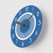 Horloge Ronde Clé grecque bleue et blanche (Angle)
