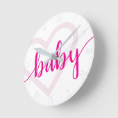 Horloge Ronde Coeur bébé | Script de floraison rose chaud (Angle)