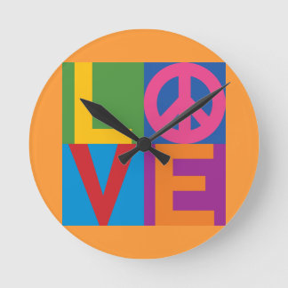 Horloge Ronde Color Block LOVE=Peace Wall Clock