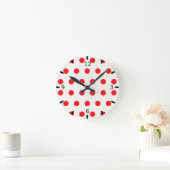 Horloge Ronde Conception rétro de point Polka rouge (Maison)