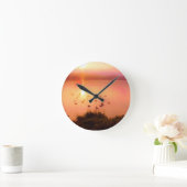 Horloge Ronde Coucher de soleil rose et de lac de pêche (Maison)