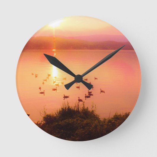 Horloge Ronde Coucher de soleil rose et de lac de pêche (Recto)