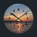 Horloge Ronde Coucher de soleil sur le lac Okoboji, Iowa<br><div class="desc">Beau coucher de soleil sur le lac Okoboji,  Iowa</div>