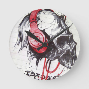 Horloge Ronde Crâne Rythmique avec Croquis Grunge d'Écouteurs Ro
