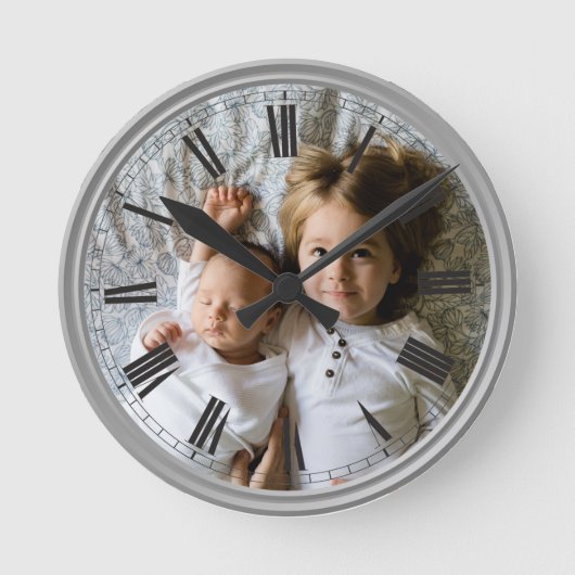 Horloge Ronde Create Your Custom Photo Grey Classy Elegant (Recto)