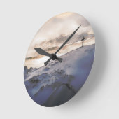 Horloge Ronde Croix chrétienne sur la montagne (Angle)