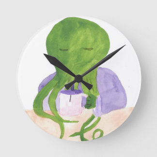 Horloge Ronde Cthulhu a une tasse de thé