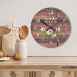 Horloge Ronde Cuisine Florale Rose Et Bois De Palette Personnali<br><div class="desc">Horloge rustique de cuisine pour personnaliser. L'illustration florale rustique en bois et aquarelle ajoute un aspect champêtre.</div>