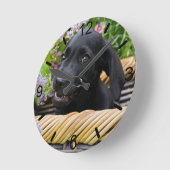 Horloge Ronde Cute Black Labrador Retriever Dog Puppy (Angle)
