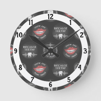 Horloge Ronde Cute Dentist Pattern