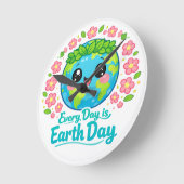 Horloge Ronde Cute Earth Day Wall Clock (Angle)