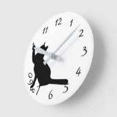Horloge Ronde Cute funny black cat playing with numbers clock (Angle)