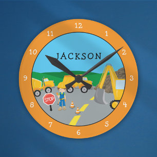 Horloge Ronde Cute Little Boy Construction Véhicule Monogramme