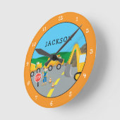 Horloge Ronde Cute Little Boy Construction Véhicule Monogramme (Angle)