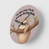 Horloge Ronde Cute Sloth "Energy-Saving Mode" (Angle)