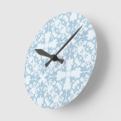 Horloge Ronde Damassé bleu-clair (Angle)