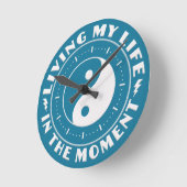 HORLOGE RONDE DANS LES CLOCKS DU MOMENT (Angle)