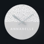 Horloge Ronde Design poster de animal moderne et coloré<br><div class="desc">Design poster de animal moderne et coloré. La couleur peut être customisée pour convenir à votre chambre. Partie d'une collection.</div>