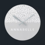 Horloge Ronde Design poster de animal moderne et coloré<br><div class="desc">Design poster de animal moderne et coloré. La couleur peut être customisée pour convenir à votre chambre. Partie d'une collection.</div>