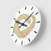 Horloge Ronde Dragon de coeur de grès sur blanc (Angle)