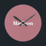 Horloge Ronde Élégant minimaliste Rose Gold Nom blanc<br><div class="desc">Ce produit était très bon et j'adore comme il est facile pour la conception de personnaliser. Le design était très simple,  donc je suis très heureux quand je crée.</div>